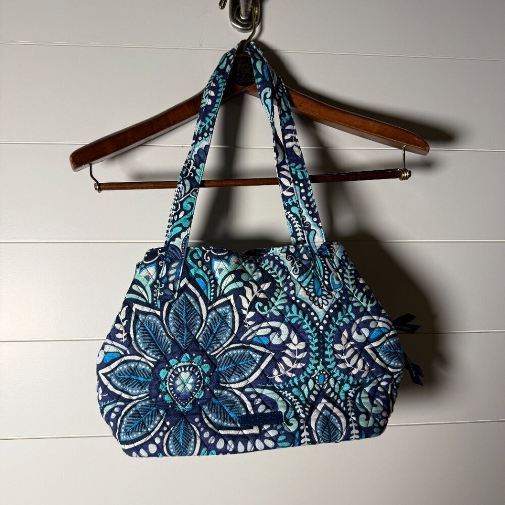 Vera Bradley Blue Island Medallion Purse